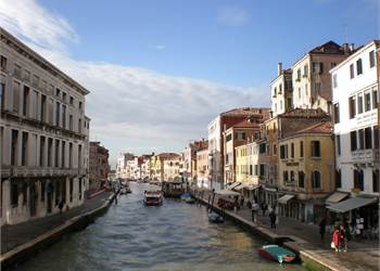 Negozio a Venezia - 4 Vetrine