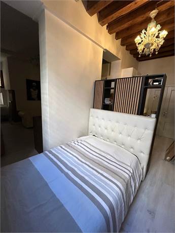Letto matrimoniale 