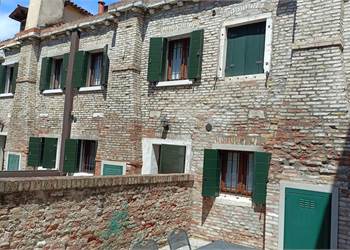 Semi Detached House for Sale in Venezia