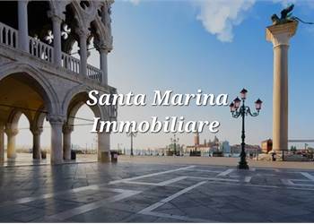 Excellent Opportunity – Commercial Retail Unit for Sale in Campo San Luca