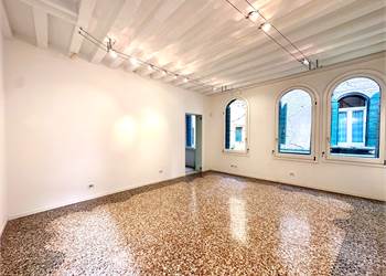 Prestigioso Ufficio con vista sul Pponte di Rialto