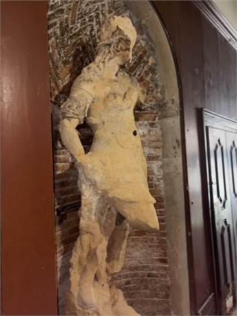 Statua
