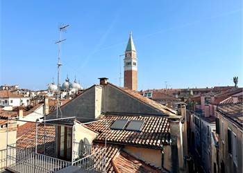 Attico con Altana Panoramica in Vendita a Venezia, Sestiere San Marco